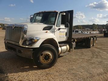 Main image International 7400